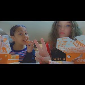 Meet your Posher, Lauren